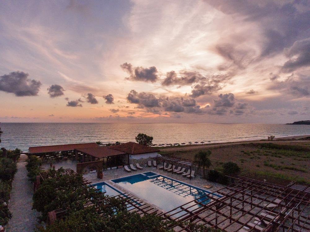 Poseidon Beach Hotel 카스트로시키아 외부 사진