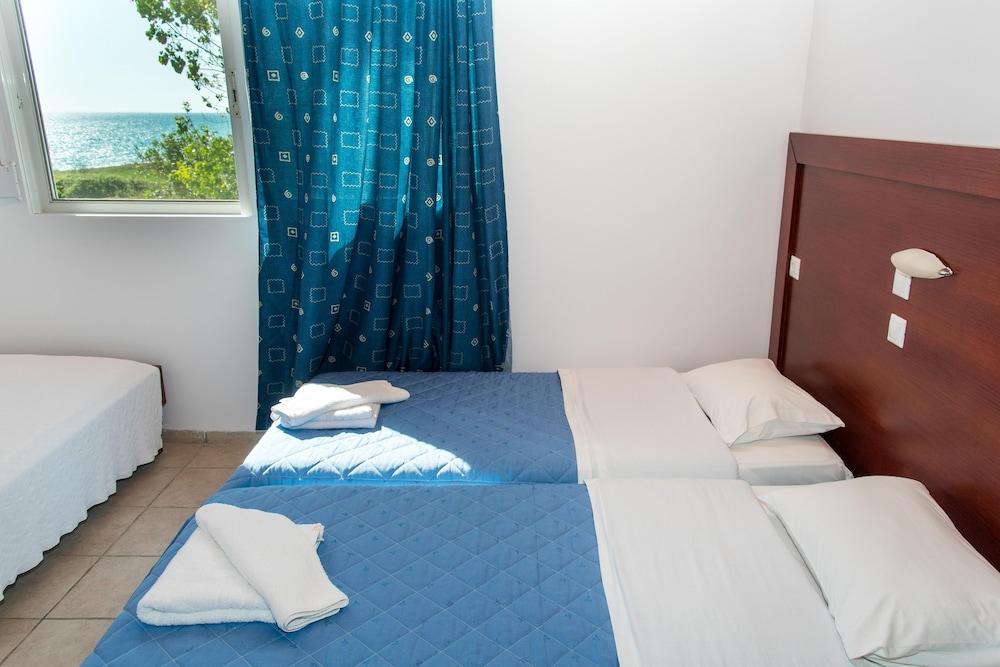 Poseidon Beach Hotel 카스트로시키아 외부 사진